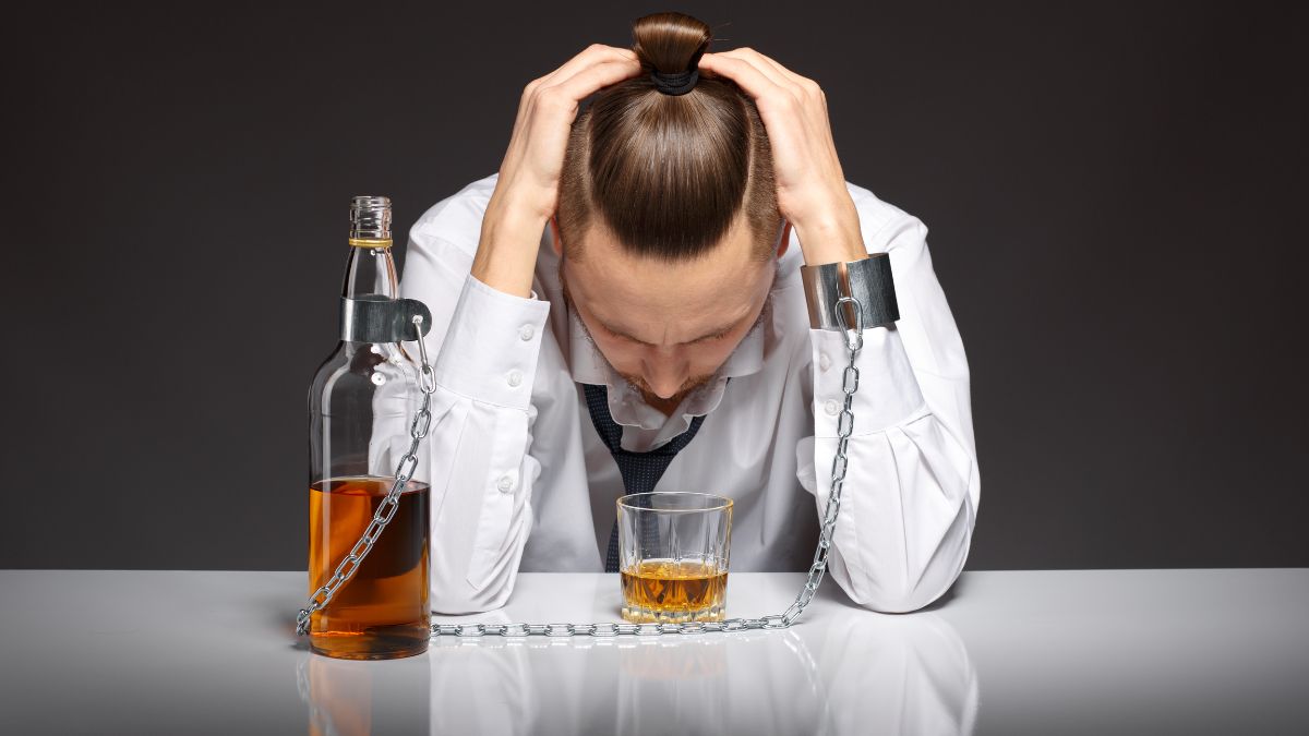 Alcohol Detox vs Alcohol Rehab: What's the Difference?